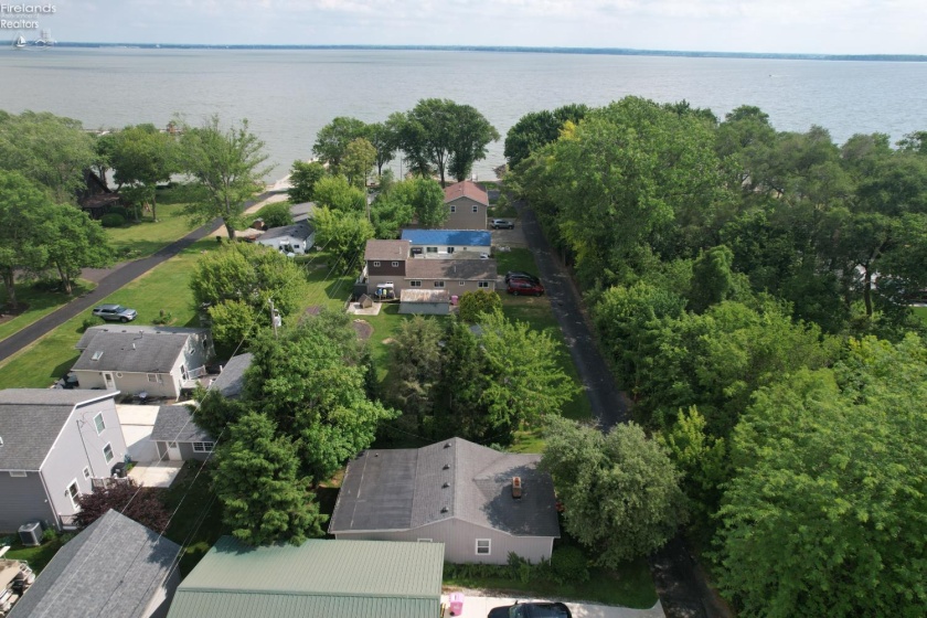 2497 Oak Knoll Drive, Marblehead, 43440, 2 Bedrooms Bedrooms, ,1 BathroomBathrooms,Residential,For Sale,Oak Knoll,20262183