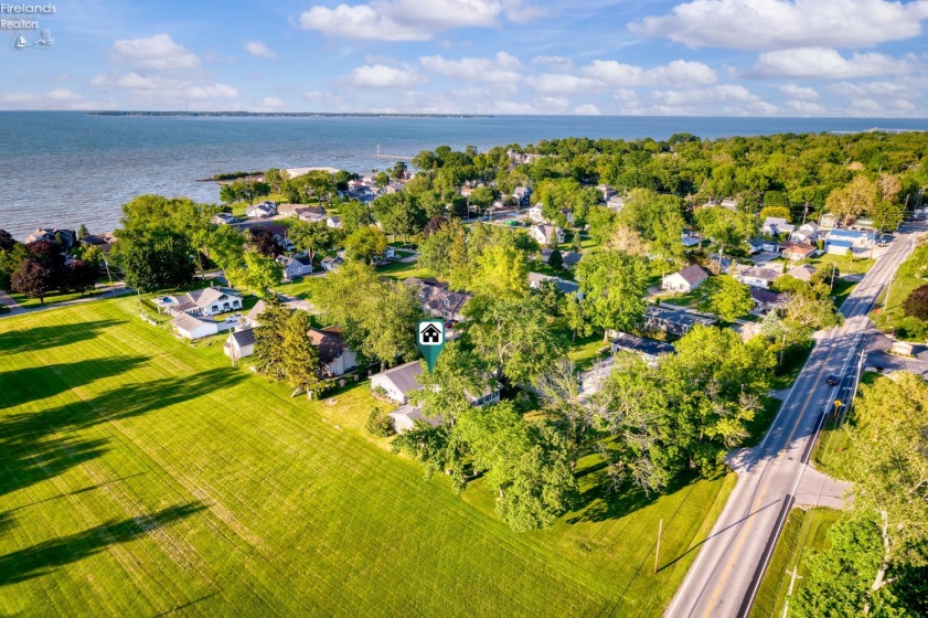 482 Hillcrest Drive, Lakeside, 43440, 4 Bedrooms Bedrooms, ,2 BathroomsBathrooms,Residential,For Sale,Hillcrest,20262187