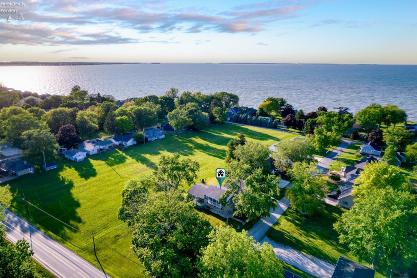 482 Hillcrest Drive, Lakeside, 43440, 4 Bedrooms Bedrooms, ,2 BathroomsBathrooms,Residential,For Sale,Hillcrest,20262187