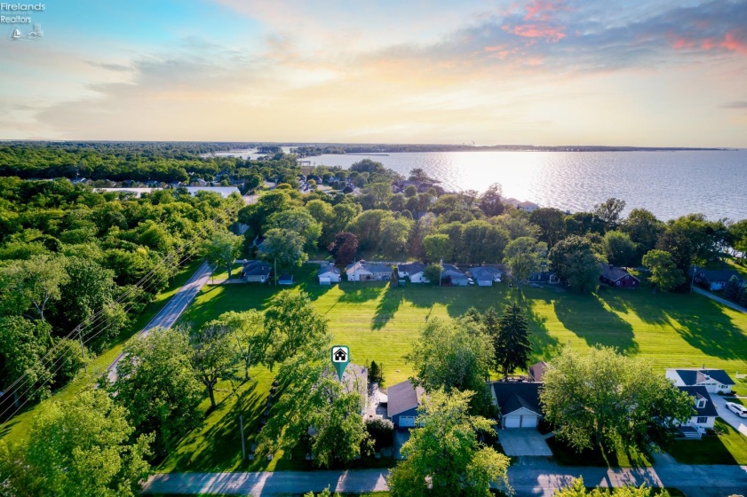 482 Hillcrest Drive, Lakeside, 43440, 4 Bedrooms Bedrooms, ,2 BathroomsBathrooms,Residential,For Sale,Hillcrest,20262187