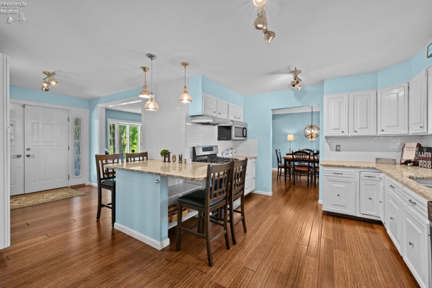 482 Hillcrest Drive, Lakeside, 43440, 4 Bedrooms Bedrooms, ,2 BathroomsBathrooms,Residential,For Sale,Hillcrest,20262187