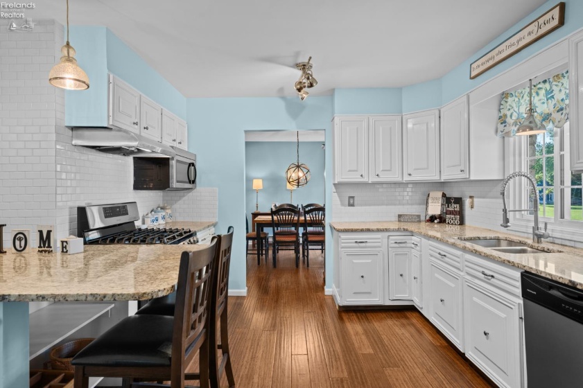 482 Hillcrest Drive, Lakeside, 43440, 4 Bedrooms Bedrooms, ,2 BathroomsBathrooms,Residential,For Sale,Hillcrest,20262187