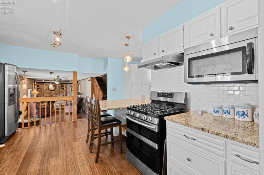 482 Hillcrest Drive, Lakeside, 43440, 4 Bedrooms Bedrooms, ,2 BathroomsBathrooms,Residential,For Sale,Hillcrest,20262187