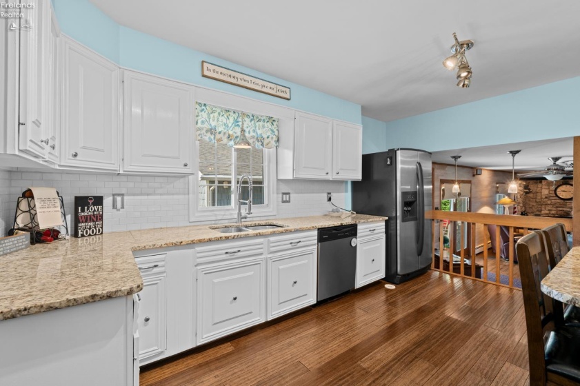 482 Hillcrest Drive, Lakeside, 43440, 4 Bedrooms Bedrooms, ,2 BathroomsBathrooms,Residential,For Sale,Hillcrest,20262187