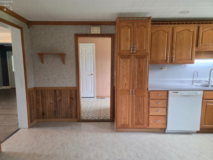 6595 County Road 5, Fostoria, 44830, 3 Bedrooms Bedrooms, ,1 BathroomBathrooms,Residential,For Sale,County Road 5,20261997