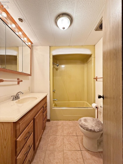 8400 State Route 18, Fostoria, 44830, 3 Bedrooms Bedrooms, ,2 BathroomsBathrooms,Residential,For Sale,State Route 18,20262076