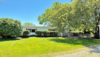 8400 State Route 18, Fostoria, 44830, 3 Bedrooms Bedrooms, ,2 BathroomsBathrooms,Residential,For Sale,State Route 18,20262076