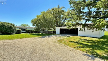 8400 State Route 18, Fostoria, 44830, 3 Bedrooms Bedrooms, ,2 BathroomsBathrooms,Residential,For Sale,State Route 18,20262076