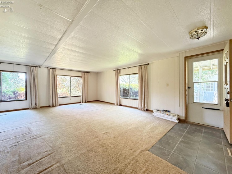 8400 State Route 18, Fostoria, 44830, 3 Bedrooms Bedrooms, ,2 BathroomsBathrooms,Residential,For Sale,State Route 18,20262076
