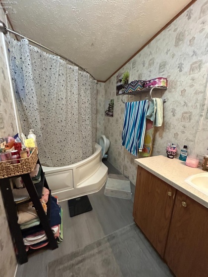 1730 Port Clinton Road, Fremont, 43420, 3 Bedrooms Bedrooms, ,2 BathroomsBathrooms,Residential,For Sale,Port Clinton,20262160