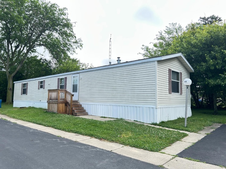 1730 Port Clinton Road, Fremont, 43420, 3 Bedrooms Bedrooms, ,2 BathroomsBathrooms,Residential,For Sale,Port Clinton,20262160