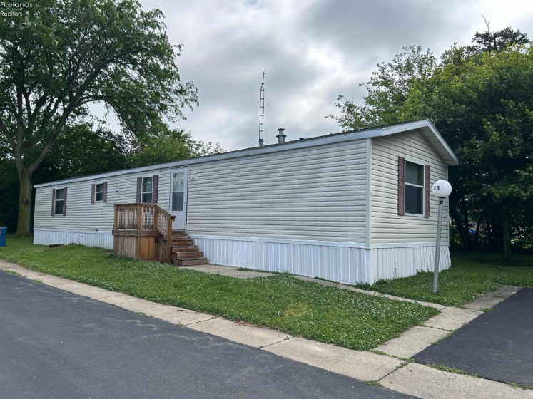 1730 Port Clinton Road, Fremont, 43420, 3 Bedrooms Bedrooms, ,2 BathroomsBathrooms,Residential,For Sale,Port Clinton,20262160