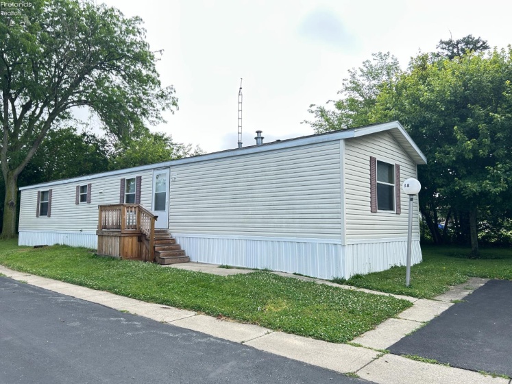 1730 Port Clinton Road, Fremont, 43420, 3 Bedrooms Bedrooms, ,2 BathroomsBathrooms,Residential,For Sale,Port Clinton,20262160