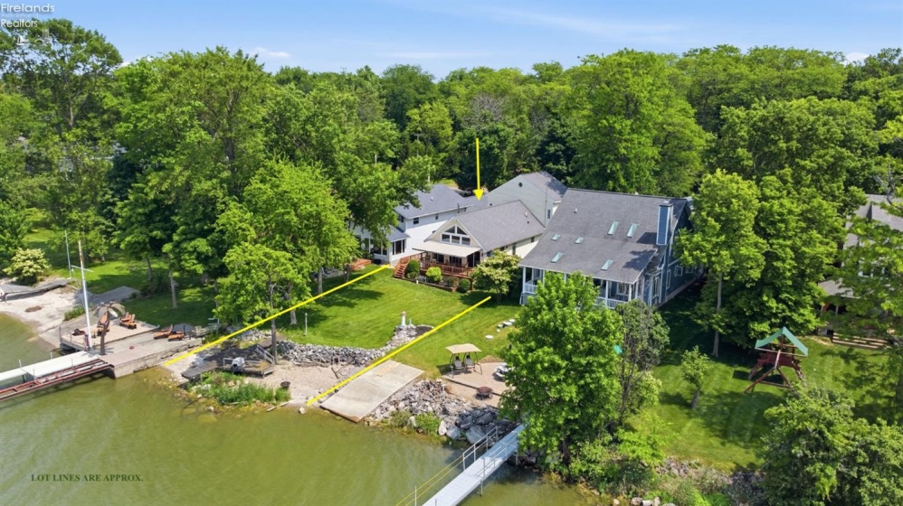 3594 Memorial Shoreway Drive, Marblehead, 43440, 3 Bedrooms Bedrooms, ,3 BathroomsBathrooms,Residential,For Sale,Memorial Shoreway,20262188