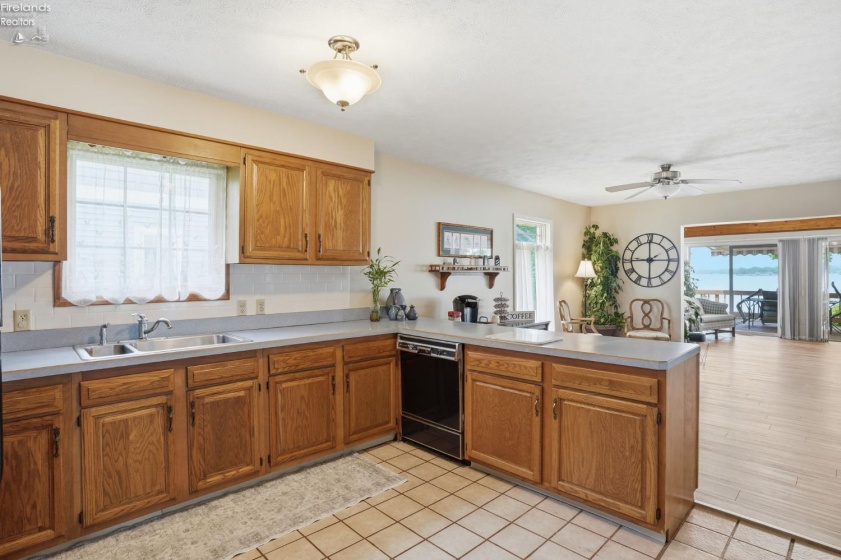 3594 Memorial Shoreway Drive, Marblehead, 43440, 3 Bedrooms Bedrooms, ,3 BathroomsBathrooms,Residential,For Sale,Memorial Shoreway,20262188
