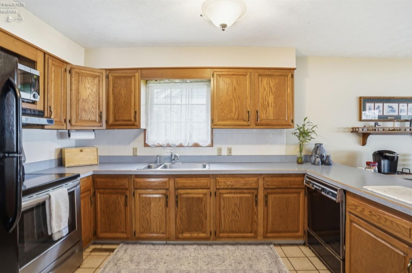 3594 Memorial Shoreway Drive, Marblehead, 43440, 3 Bedrooms Bedrooms, ,3 BathroomsBathrooms,Residential,For Sale,Memorial Shoreway,20262188