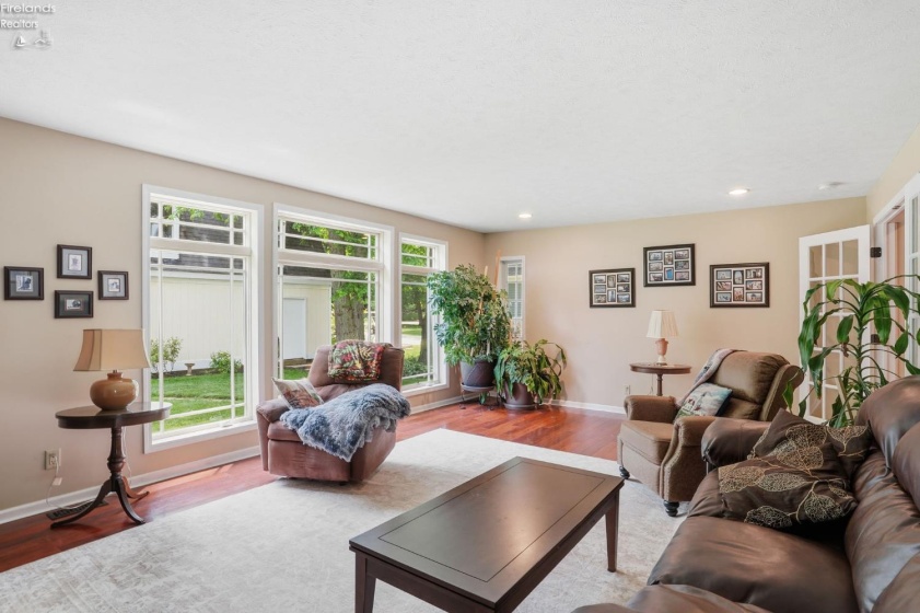 3594 Memorial Shoreway Drive, Marblehead, 43440, 3 Bedrooms Bedrooms, ,3 BathroomsBathrooms,Residential,For Sale,Memorial Shoreway,20262188