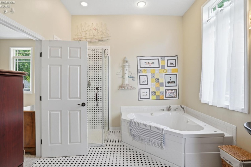 3594 Memorial Shoreway Drive, Marblehead, 43440, 3 Bedrooms Bedrooms, ,3 BathroomsBathrooms,Residential,For Sale,Memorial Shoreway,20262188