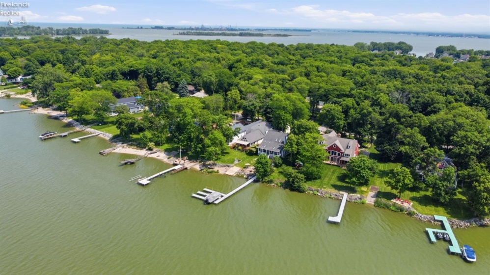 3594 Memorial Shoreway Drive, Marblehead, 43440, 3 Bedrooms Bedrooms, ,3 BathroomsBathrooms,Residential,For Sale,Memorial Shoreway,20262188