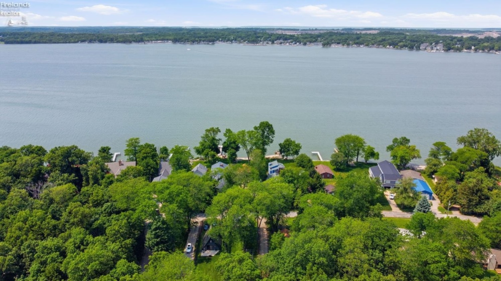 3594 Memorial Shoreway Drive, Marblehead, 43440, 3 Bedrooms Bedrooms, ,3 BathroomsBathrooms,Residential,For Sale,Memorial Shoreway,20262188