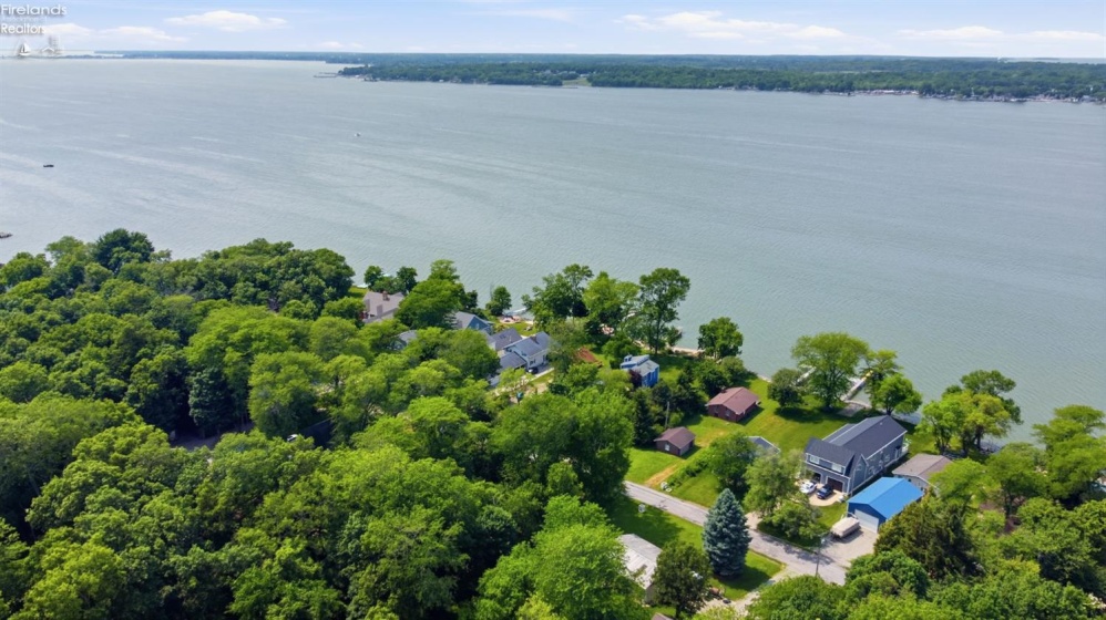 3594 Memorial Shoreway Drive, Marblehead, 43440, 3 Bedrooms Bedrooms, ,3 BathroomsBathrooms,Residential,For Sale,Memorial Shoreway,20262188