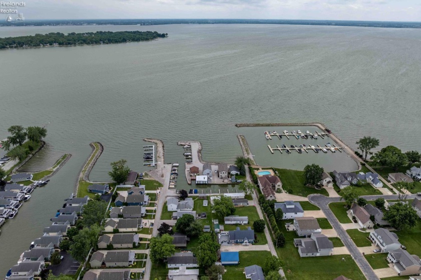 1875 Bayview Drive, Marblehead, 43440, 2 Bedrooms Bedrooms, ,1 BathroomBathrooms,Residential,For Sale,Bayview,20262181