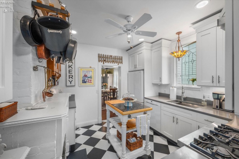 225 Sycamore Avenue, Lakeside, 43440, 5 Bedrooms Bedrooms, ,3 BathroomsBathrooms,Residential,For Sale,Sycamore,20262207
