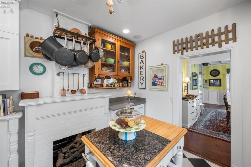 225 Sycamore Avenue, Lakeside, 43440, 5 Bedrooms Bedrooms, ,3 BathroomsBathrooms,Residential,For Sale,Sycamore,20262207
