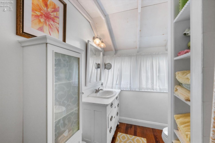 225 Sycamore Avenue, Lakeside, 43440, 5 Bedrooms Bedrooms, ,3 BathroomsBathrooms,Residential,For Sale,Sycamore,20262207