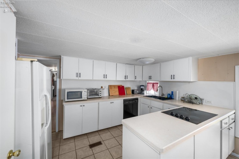 2845 Risingsun Road, Port Clinton, 43452, 3 Bedrooms Bedrooms, ,1 BathroomBathrooms,Residential,For Sale,Risingsun,20262034