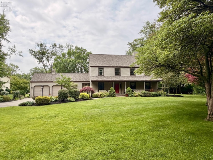 27 Ridge Drive, Fremont, 43420, 4 Bedrooms Bedrooms, ,3 BathroomsBathrooms,Residential,For Sale,Ridge,20262175