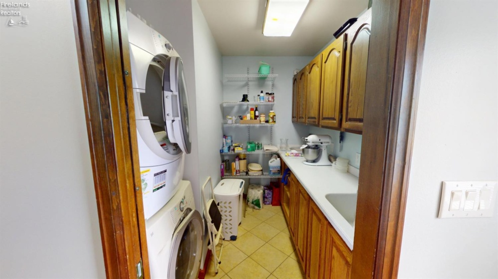 27 Ridge Drive, Fremont, 43420, 4 Bedrooms Bedrooms, ,3 BathroomsBathrooms,Residential,For Sale,Ridge,20262175
