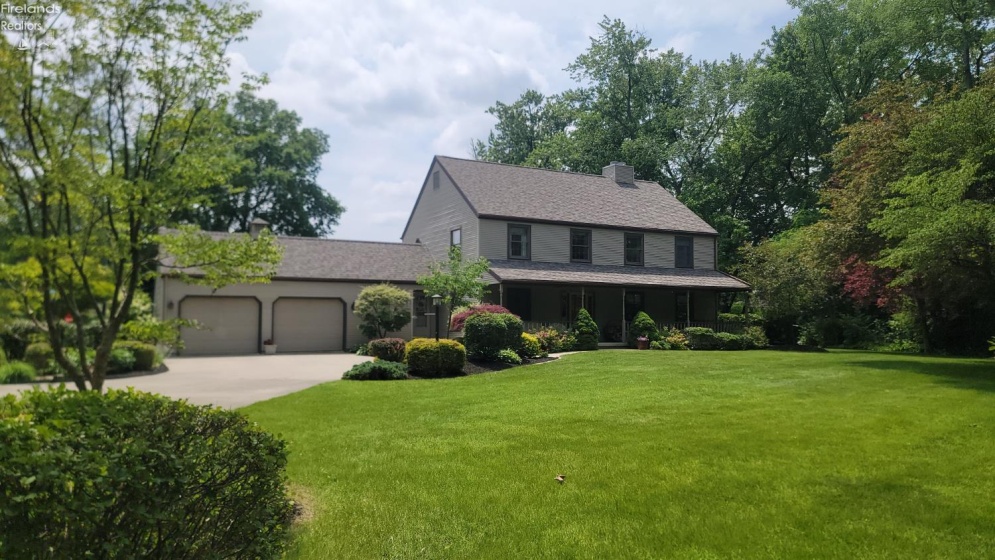27 Ridge Drive, Fremont, 43420, 4 Bedrooms Bedrooms, ,3 BathroomsBathrooms,Residential,For Sale,Ridge,20262175