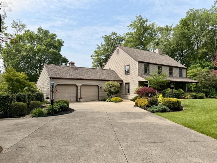 27 Ridge Drive, Fremont, 43420, 4 Bedrooms Bedrooms, ,3 BathroomsBathrooms,Residential,For Sale,Ridge,20262175