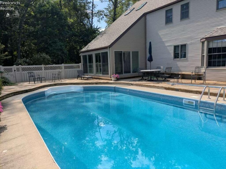 27 Ridge Drive, Fremont, 43420, 4 Bedrooms Bedrooms, ,3 BathroomsBathrooms,Residential,For Sale,Ridge,20262175