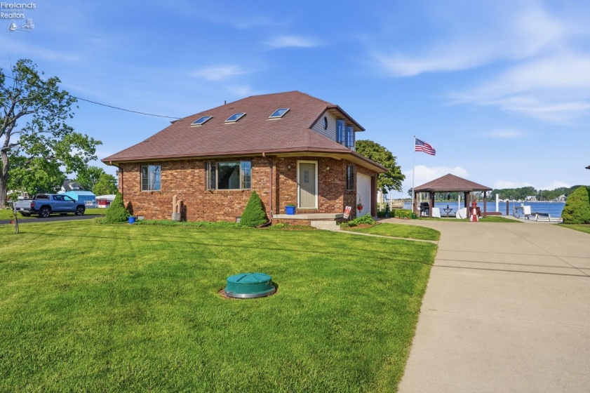 522 Gravel Bar Road, Marblehead, 43440, 3 Bedrooms Bedrooms, ,2 BathroomsBathrooms,Residential,For Sale,Gravel Bar,20262192