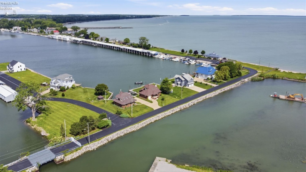 522 Gravel Bar Road, Marblehead, 43440, 3 Bedrooms Bedrooms, ,2 BathroomsBathrooms,Residential,For Sale,Gravel Bar,20262192