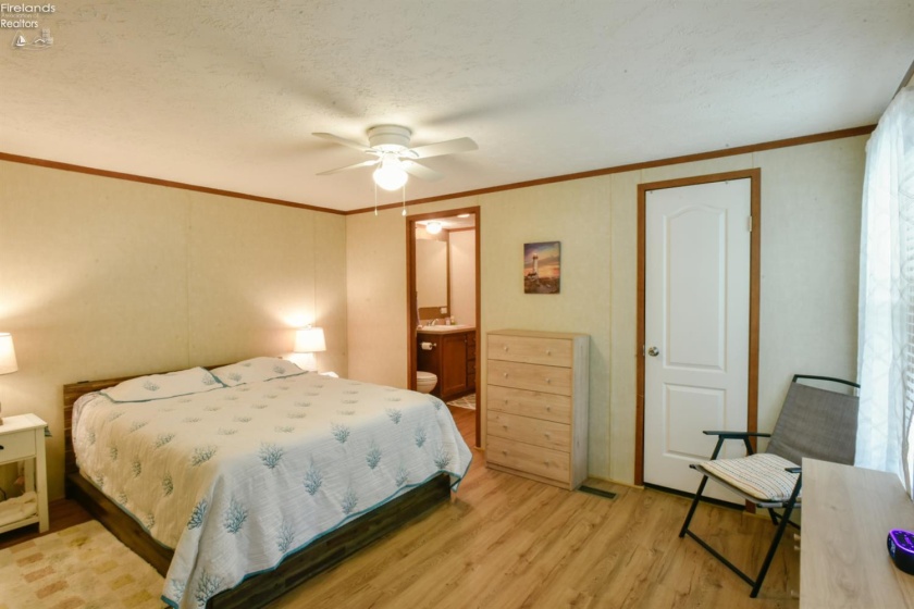 187 Driftwood Parkway, Port Clinton, 43452, 2 Bedrooms Bedrooms, ,2 BathroomsBathrooms,Residential,For Sale,Driftwood,20262198
