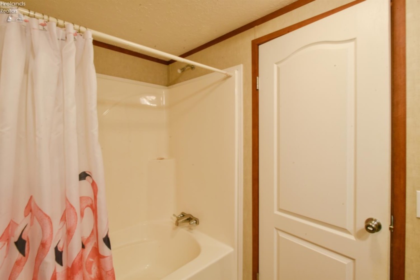 187 Driftwood Parkway, Port Clinton, 43452, 2 Bedrooms Bedrooms, ,2 BathroomsBathrooms,Residential,For Sale,Driftwood,20262198