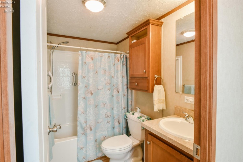 187 Driftwood Parkway, Port Clinton, 43452, 2 Bedrooms Bedrooms, ,2 BathroomsBathrooms,Residential,For Sale,Driftwood,20262198