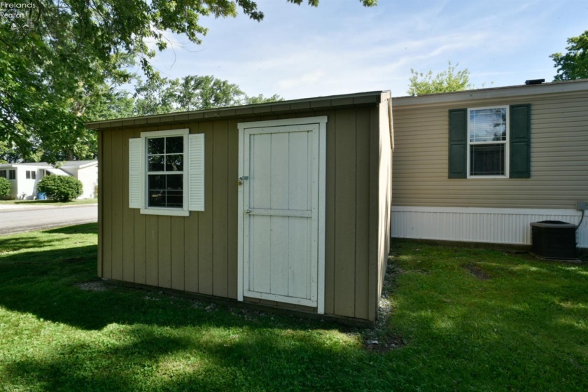 187 Driftwood Parkway, Port Clinton, 43452, 2 Bedrooms Bedrooms, ,2 BathroomsBathrooms,Residential,For Sale,Driftwood,20262198