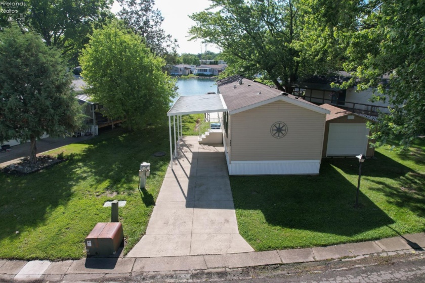 187 Driftwood Parkway, Port Clinton, 43452, 2 Bedrooms Bedrooms, ,2 BathroomsBathrooms,Residential,For Sale,Driftwood,20262198