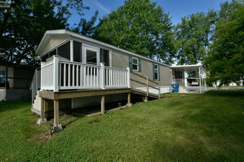 187 Driftwood Parkway, Port Clinton, 43452, 2 Bedrooms Bedrooms, ,2 BathroomsBathrooms,Residential,For Sale,Driftwood,20262198