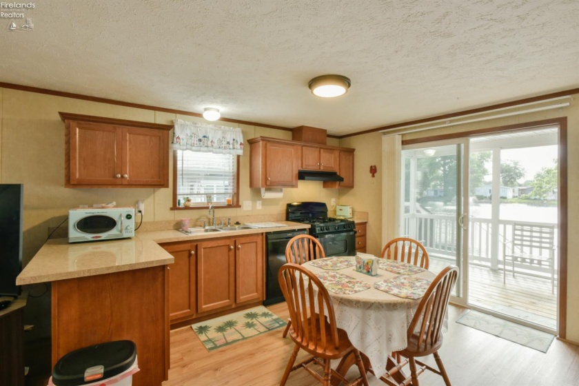 187 Driftwood Parkway, Port Clinton, 43452, 2 Bedrooms Bedrooms, ,2 BathroomsBathrooms,Residential,For Sale,Driftwood,20262198
