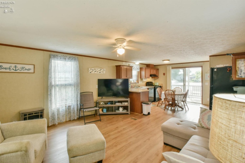 187 Driftwood Parkway, Port Clinton, 43452, 2 Bedrooms Bedrooms, ,2 BathroomsBathrooms,Residential,For Sale,Driftwood,20262198