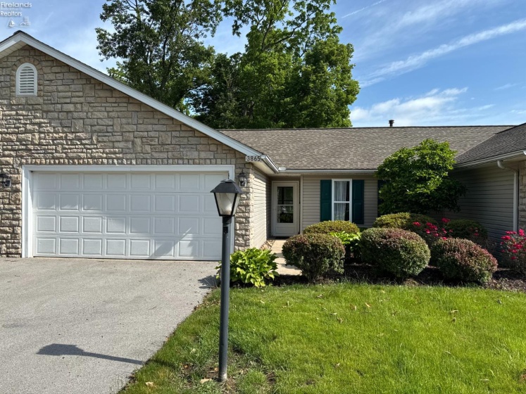 3865 Vineyard Village Drive, Port Clinton, 43452, 1 Bedroom Bedrooms, ,2 BathroomsBathrooms,Residential,For Sale,Vineyard Village,20262120