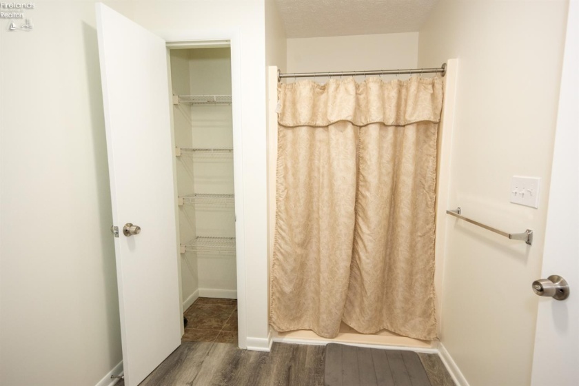 103 Roger Avenue, Bellevue, 44811, 3 Bedrooms Bedrooms, ,2 BathroomsBathrooms,Residential,For Sale,Roger,20262208