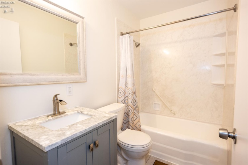 103 Roger Avenue, Bellevue, 44811, 3 Bedrooms Bedrooms, ,2 BathroomsBathrooms,Residential,For Sale,Roger,20262208