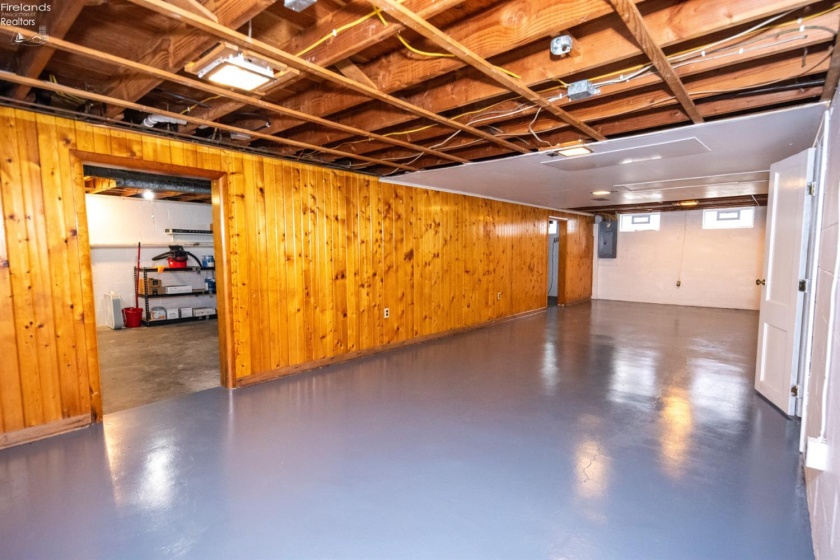 103 Roger Avenue, Bellevue, 44811, 3 Bedrooms Bedrooms, ,2 BathroomsBathrooms,Residential,For Sale,Roger,20262208