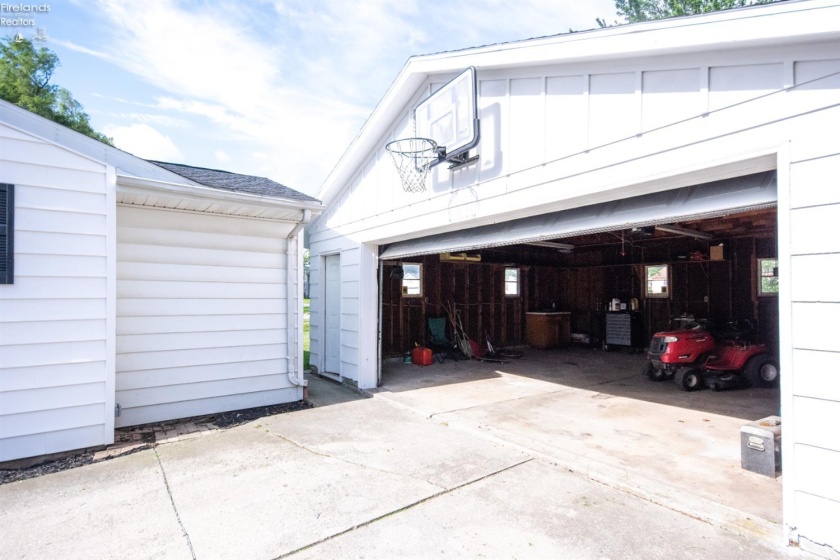 103 Roger Avenue, Bellevue, 44811, 3 Bedrooms Bedrooms, ,2 BathroomsBathrooms,Residential,For Sale,Roger,20262208
